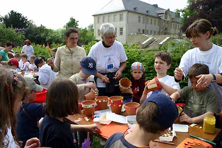 Erwachsenes kind lebt zu hause aus
