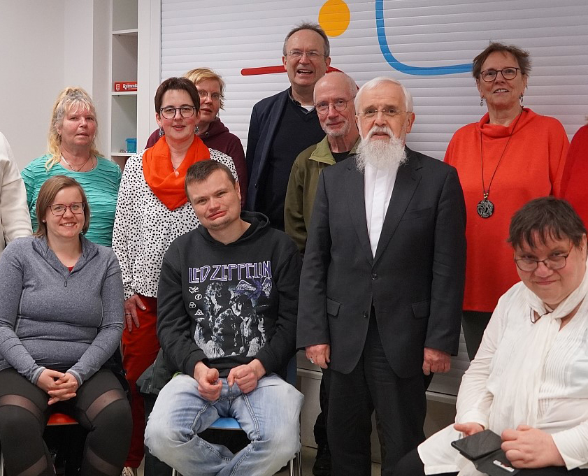 Gruppenbild der Arbeitsgemeinschaft (AG) Inklusion beim Besuch bei Bischof Dr. Gerhard Feige in Magdeburg