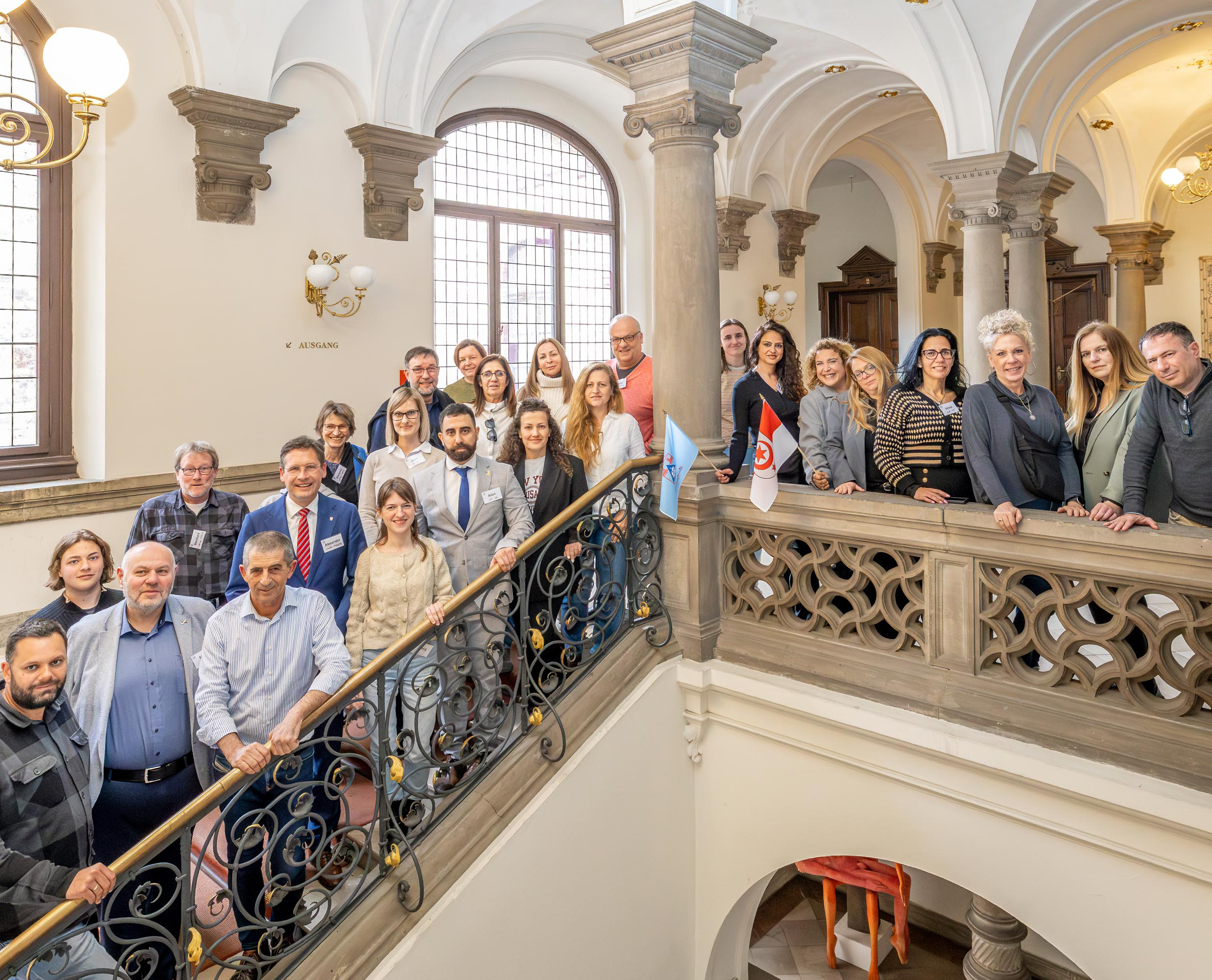 Gruppenbild auf einer Treppe