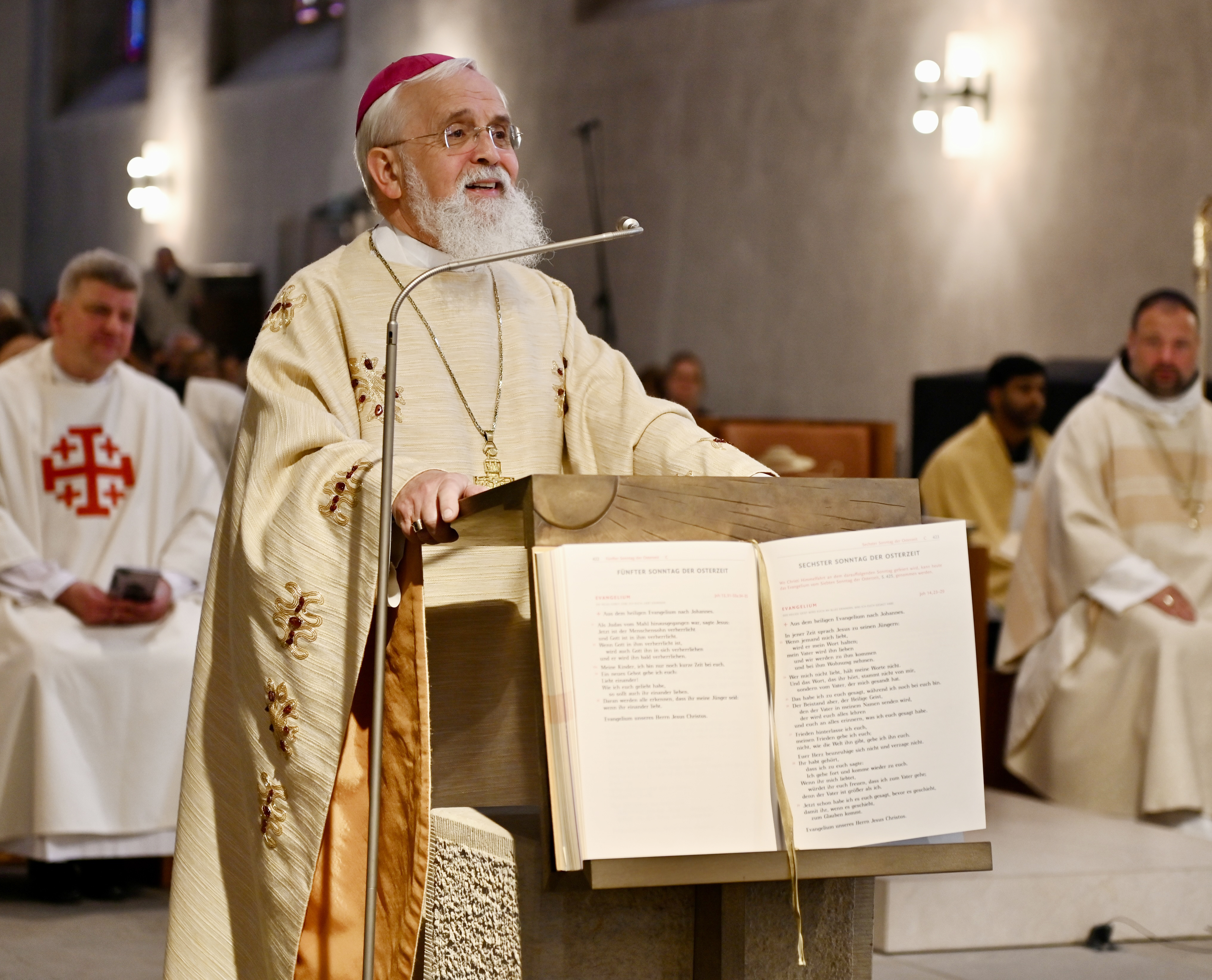 Pontifikalgottesdienst zum Abschluss der Investiturfeierlichkeiten des Ordens vom Heiligen Grab zu Jerusalem mit Bischof Dr. Gerhard Feige in der Kathedrale St. Sebastian am 25. Mai 2025.