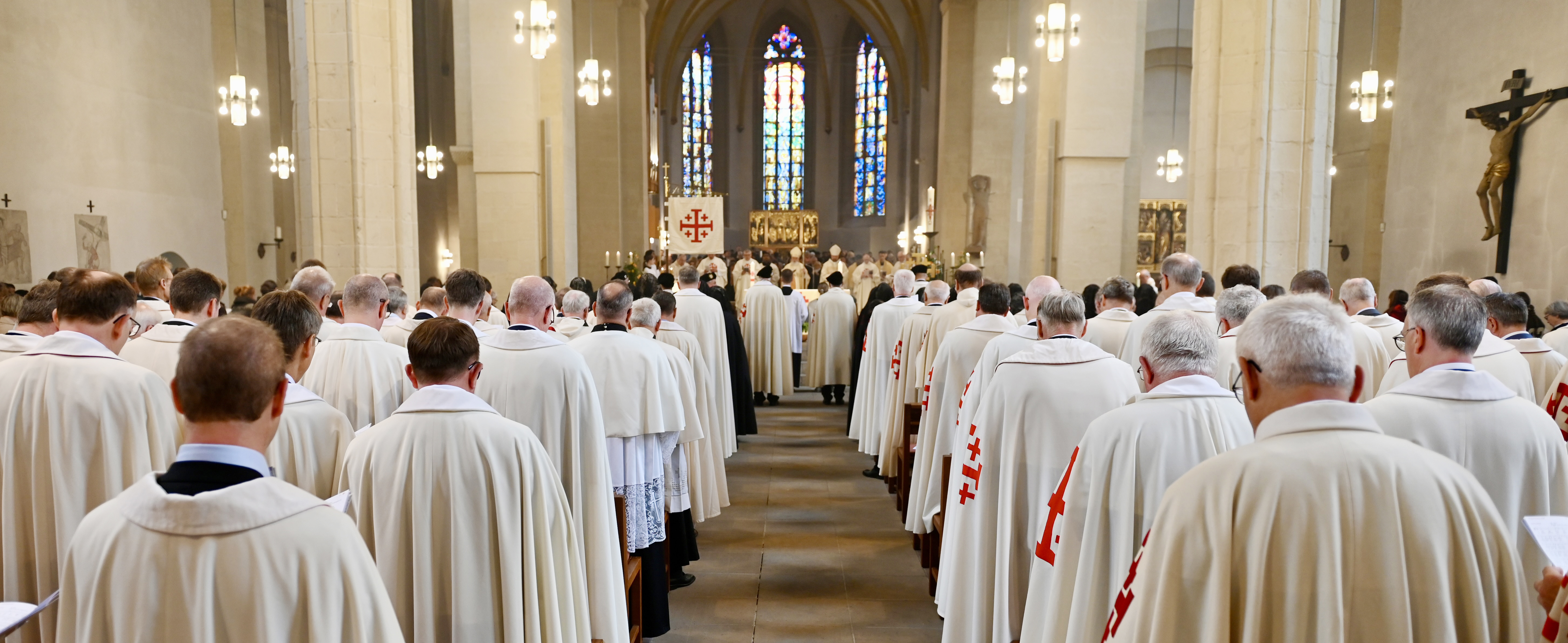 Pontifikalgottesdienst zum Abschluss der Investiturfeierlichkeiten des Ordens vom Heiligen Grab zu Jerusalem mit Bischof Dr. Gerhard Feige in der Kathedrale St. Sebastian am 25. Mai 2025.