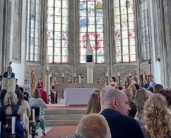 Blick in den Kirchenraum zur Feier der Lebenswende