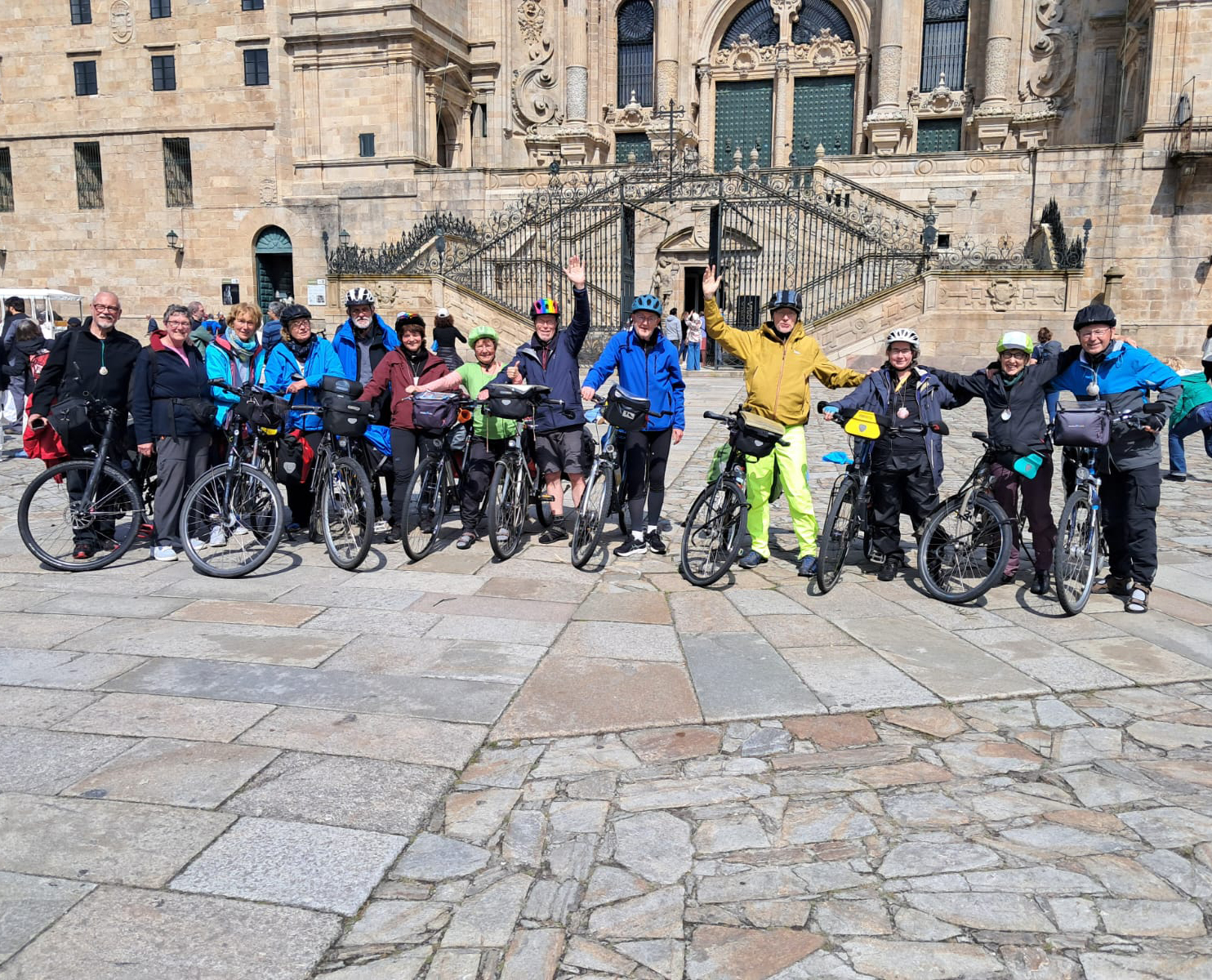 Eine Gruppe mit Fahrrädern