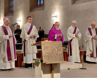 Bischof Feige bei einer Messe