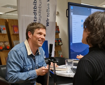 Buchlesung und Gespräch mit Steffen Dobbert in der Stadtbibliothek Magdeburg