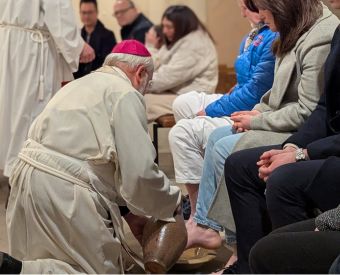 Bischof Feige wäscht Füße am Gründonnerstag