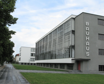 Das Gebäude des Bauhauses in Dessau