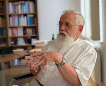 Bischof Feige im Gespräch