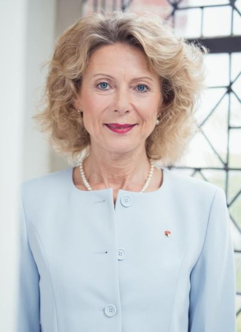 Iris Hauth