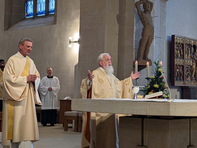 Bischof Feige im Gottesdienst