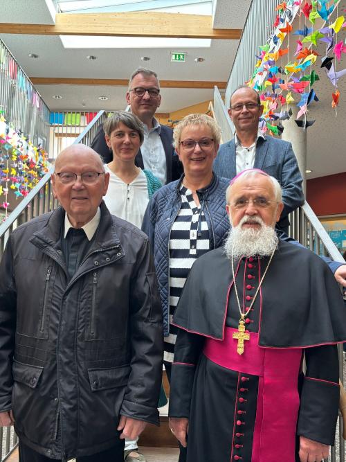 Gruppenbild auf einer Treppe