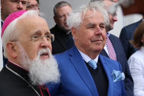 EIn Bischof und ein Mann 