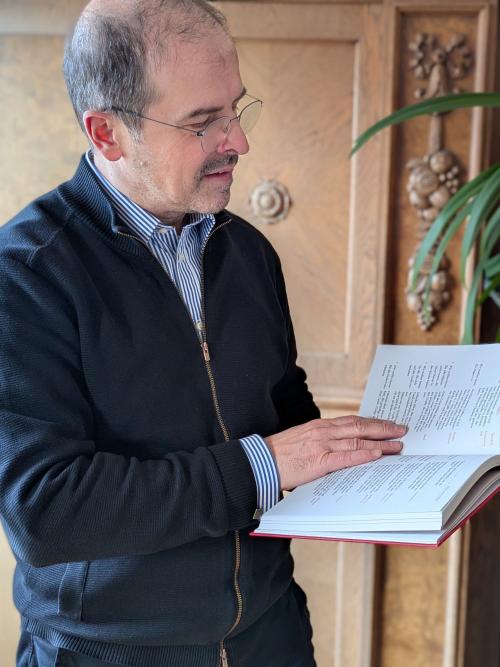 Dr. Matthias Hamann mit Buch