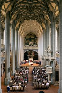 Volle Kirche