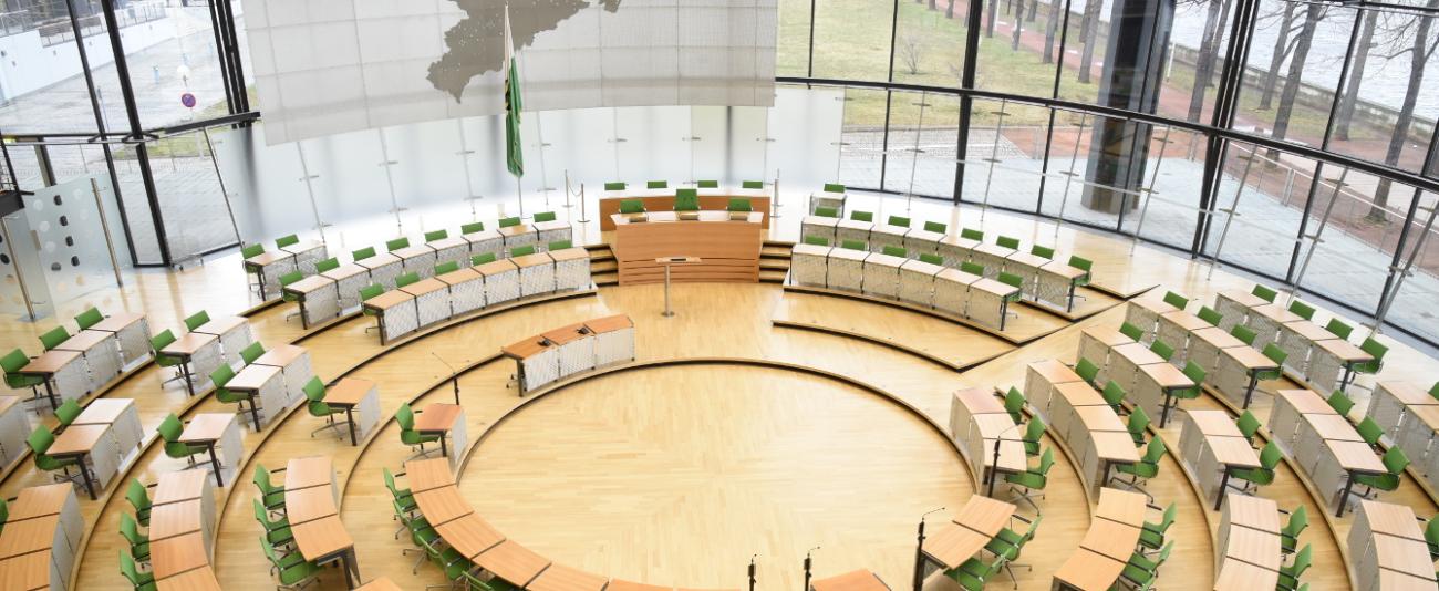 Plenarsaal_Steffen_Giersch_1340_550