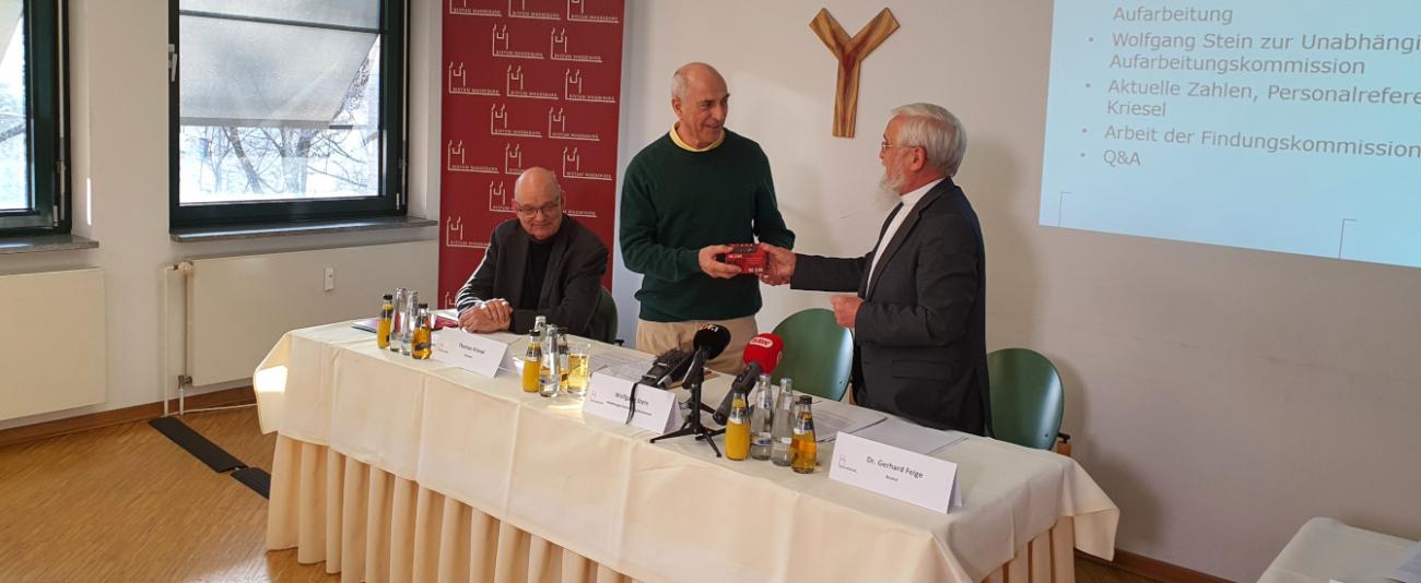 Bild_Pressekonferenz_1340_550.jpg