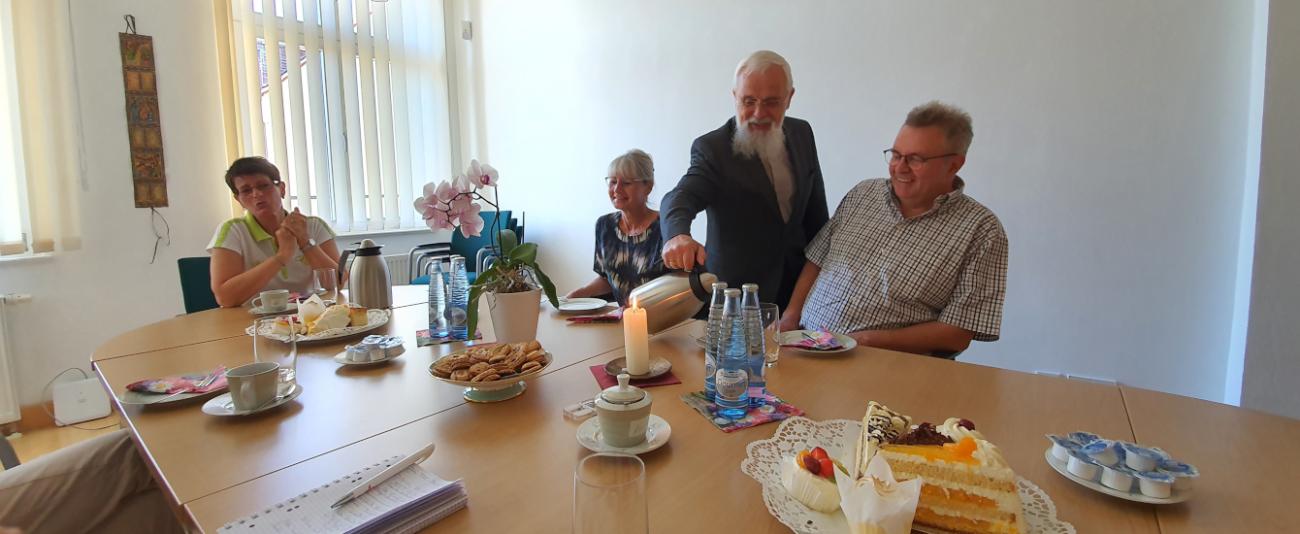 Kaffeetrinken_mit_dem_Bischof_1340_550