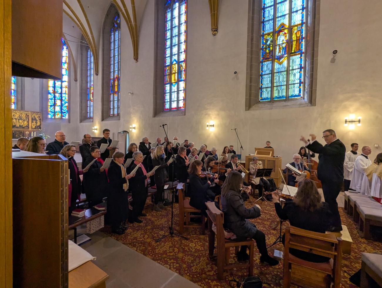 Musiker in einer Kirche