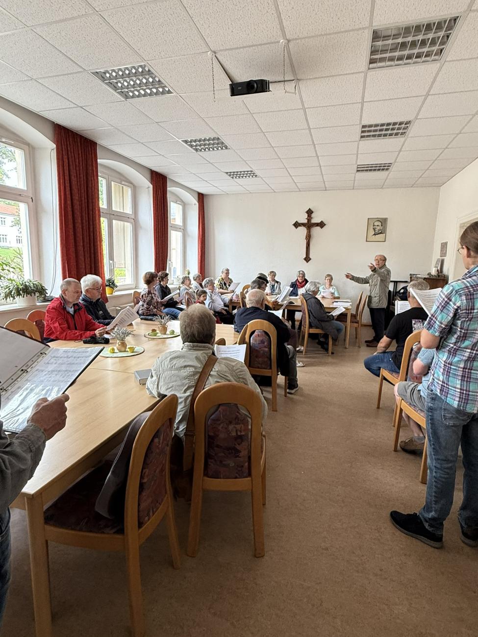 Probe des Chores in einem Saal