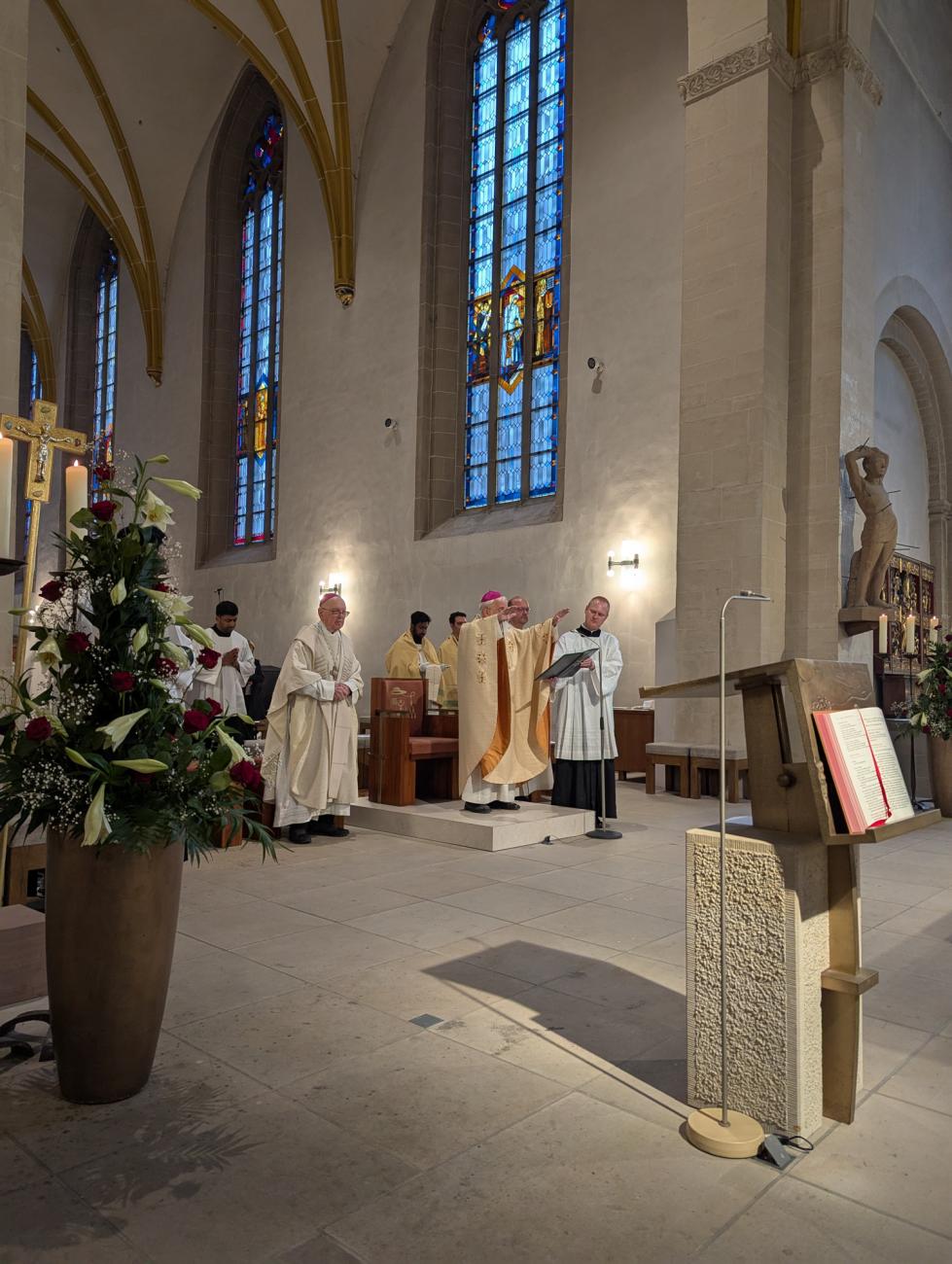 Menschen im Gottesdienst