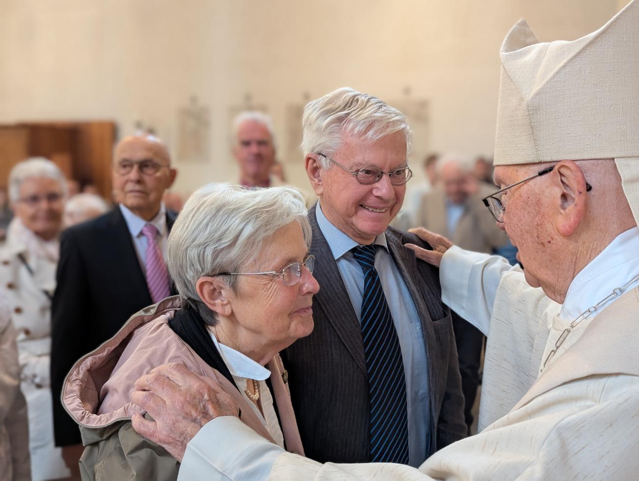 Menschen im Gottesdienst