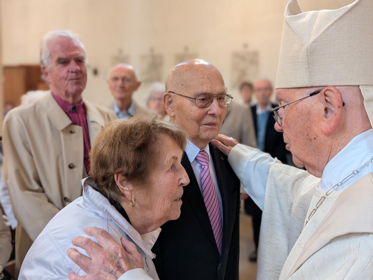 Menschen im Gottesdienst