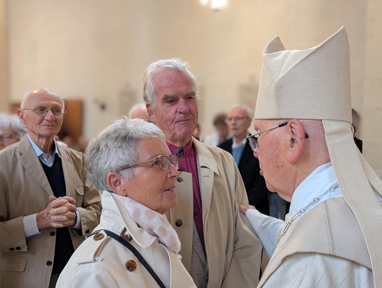 Menschen im Gottesdienst