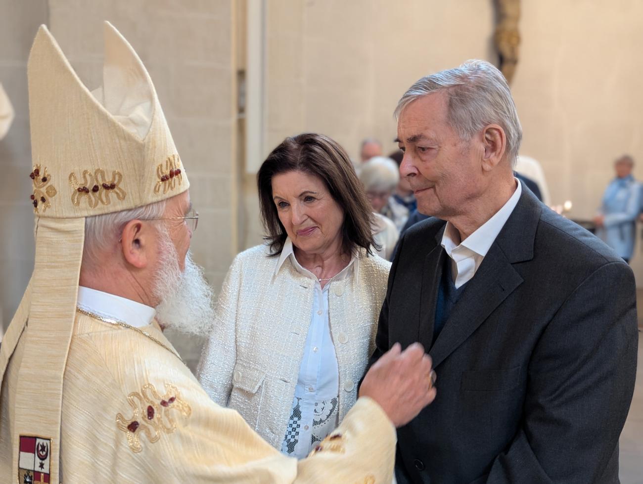 Menschen im Gottesdienst