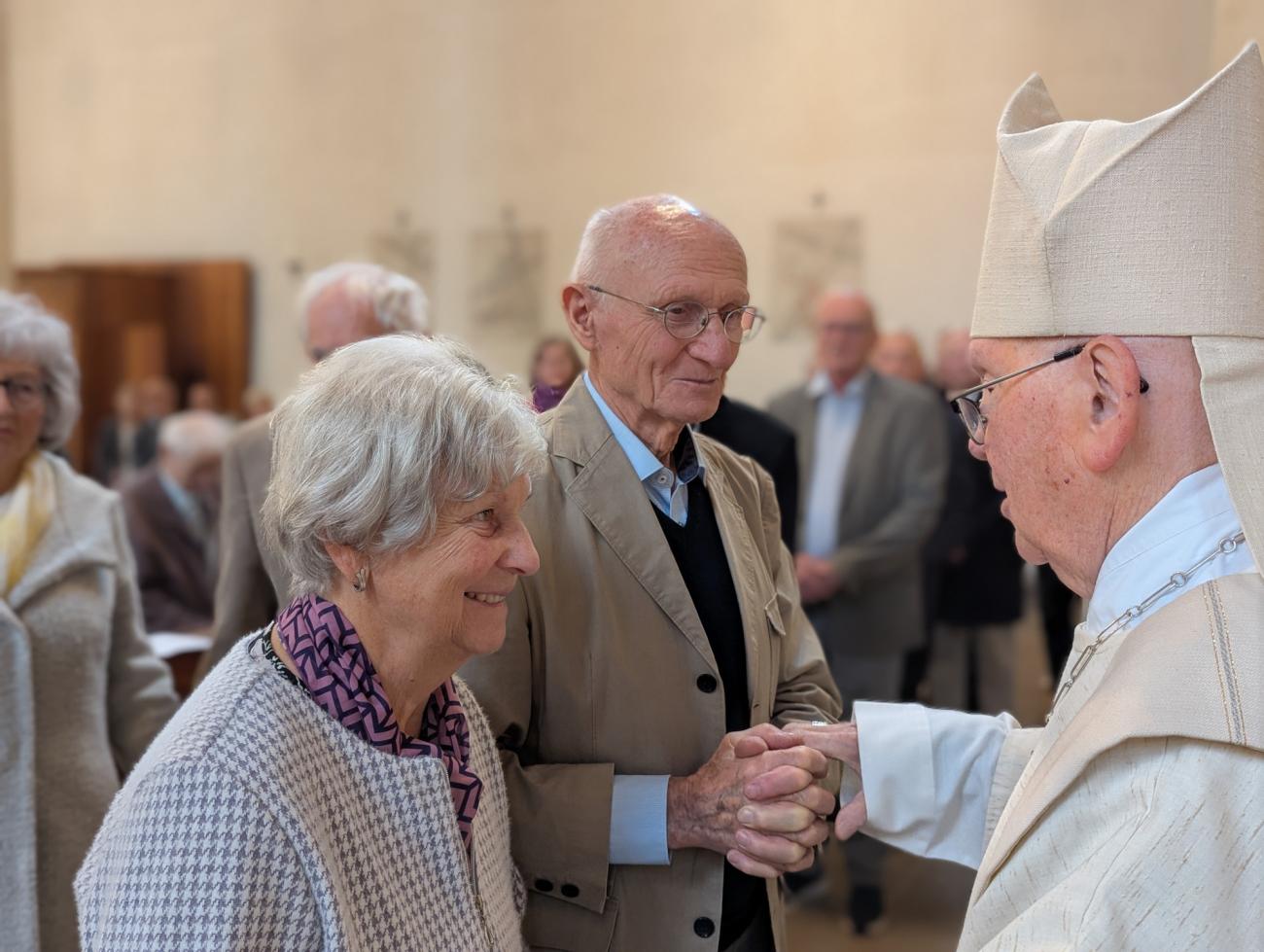 Menschen im Gottesdienst
