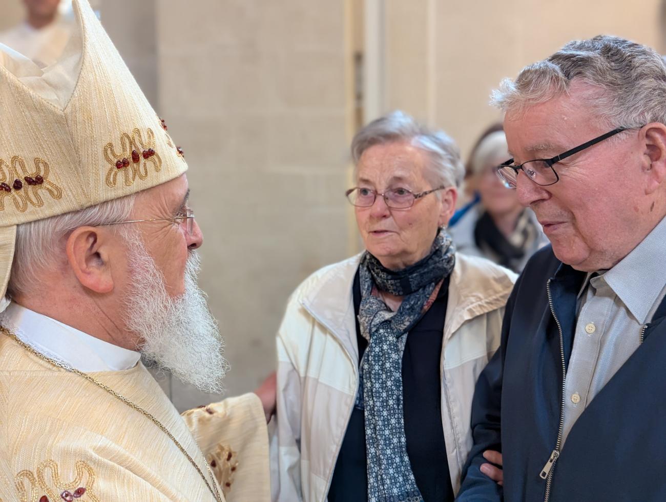 Menschen im Gottesdienst
