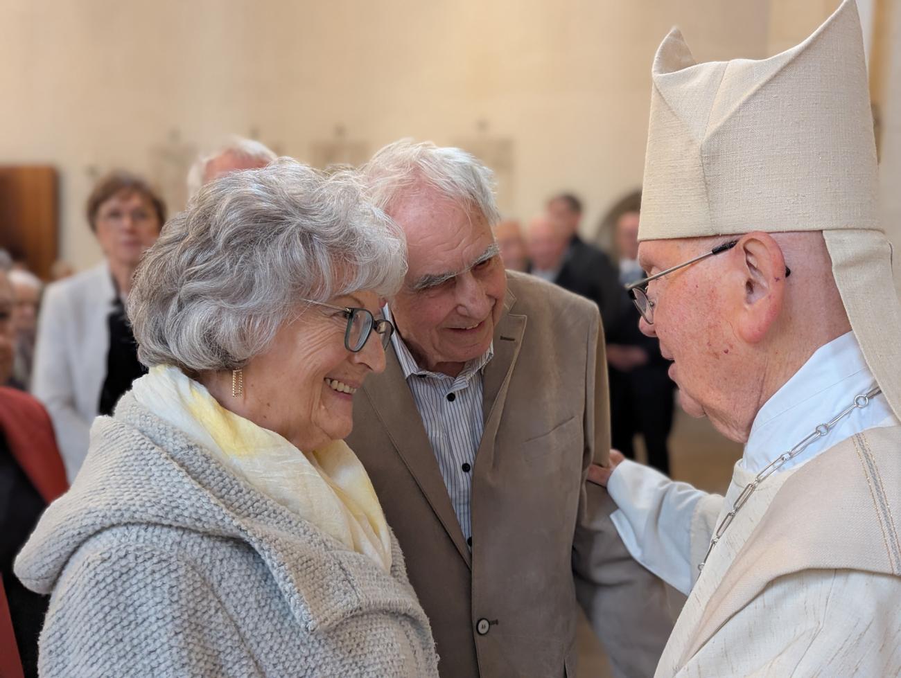 Menschen im Gottesdienst