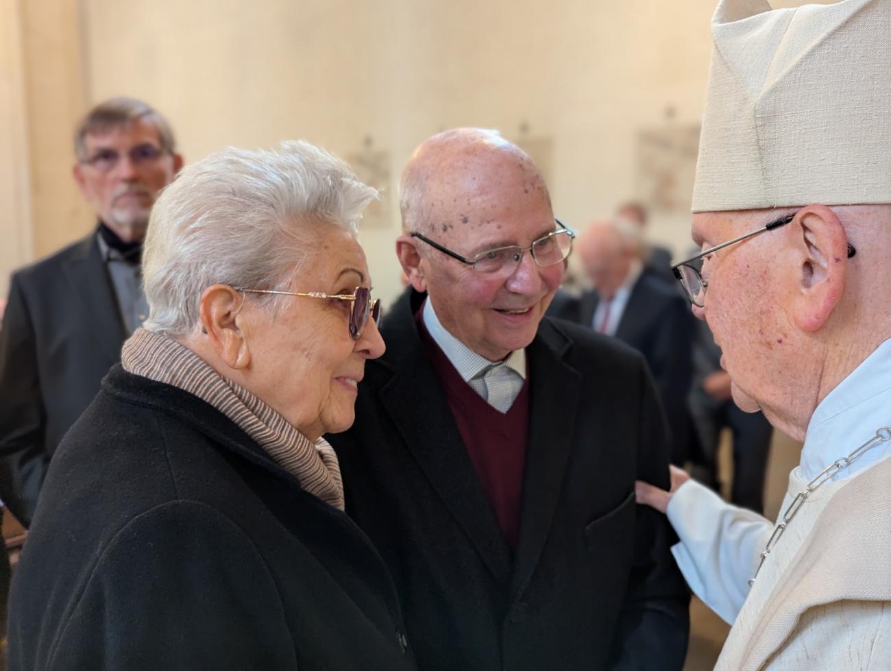 Menschen im Gottesdienst