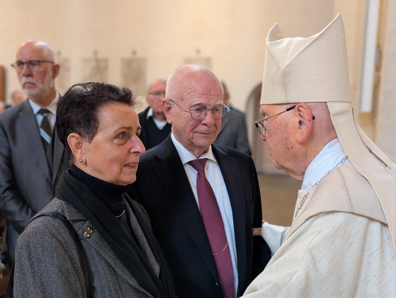 Menschen im Gottesdienst