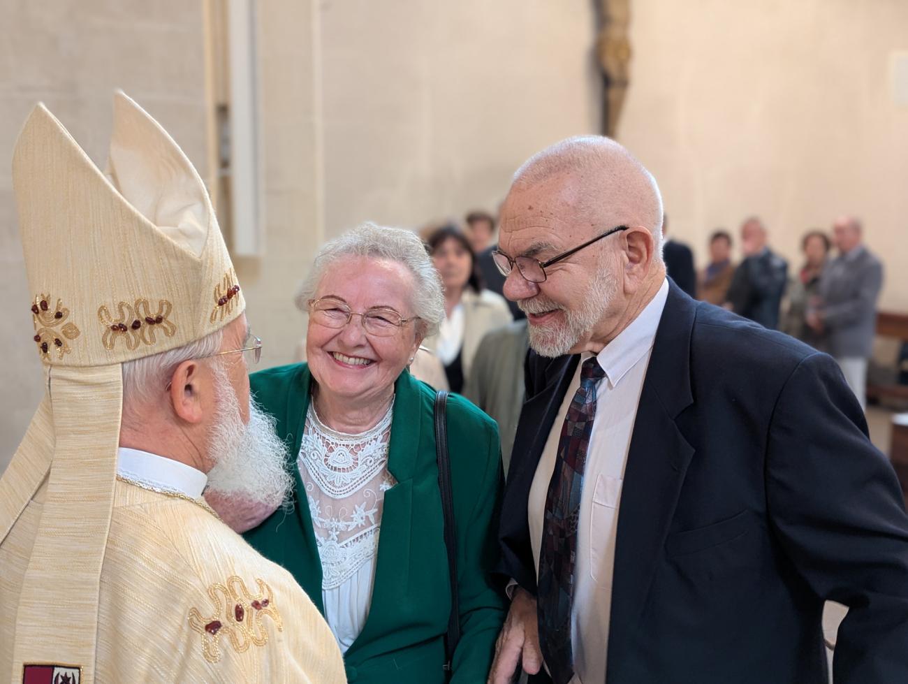 Menschen im Gottesdienst