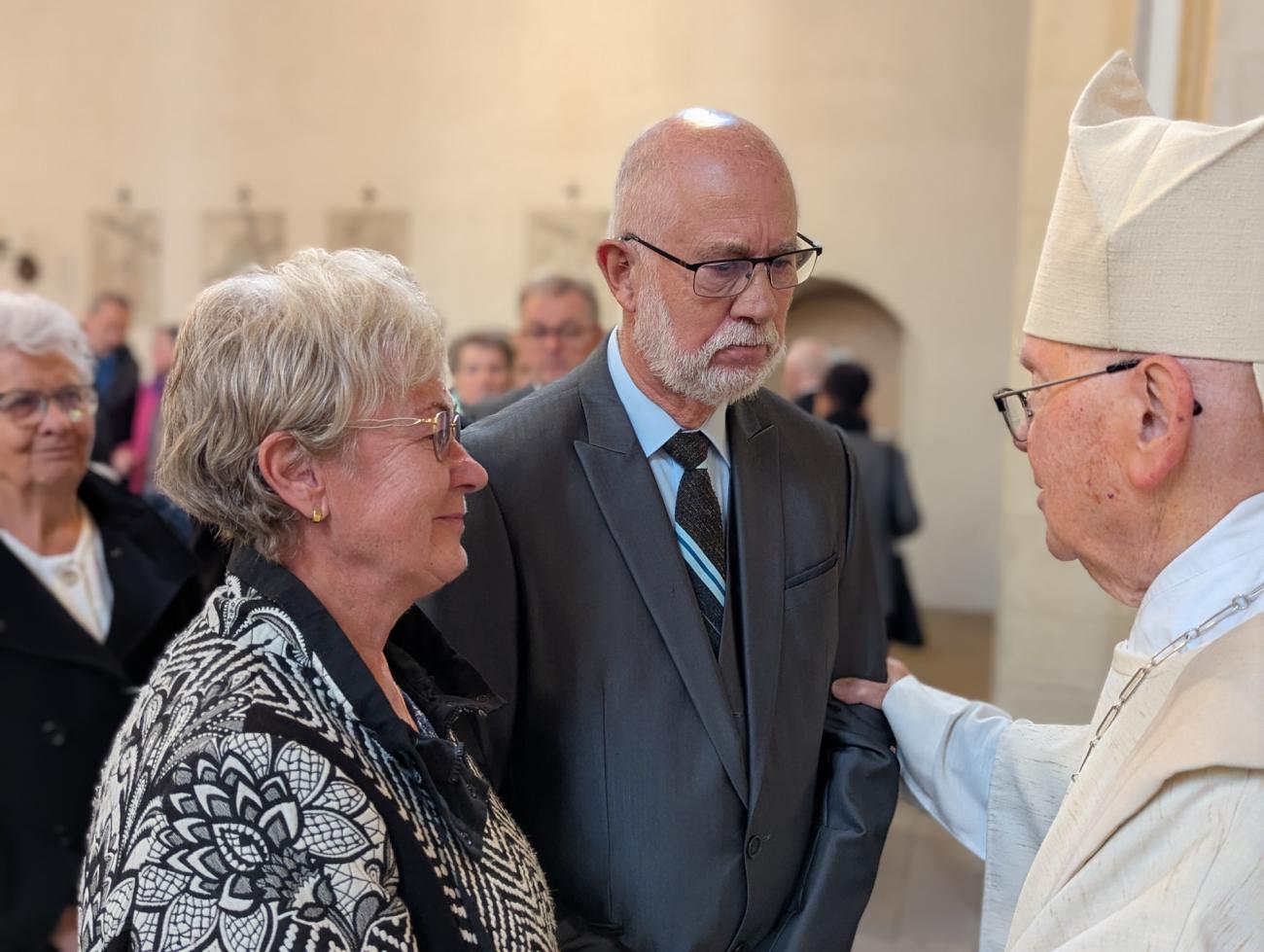 Menschen im Gottesdienst
