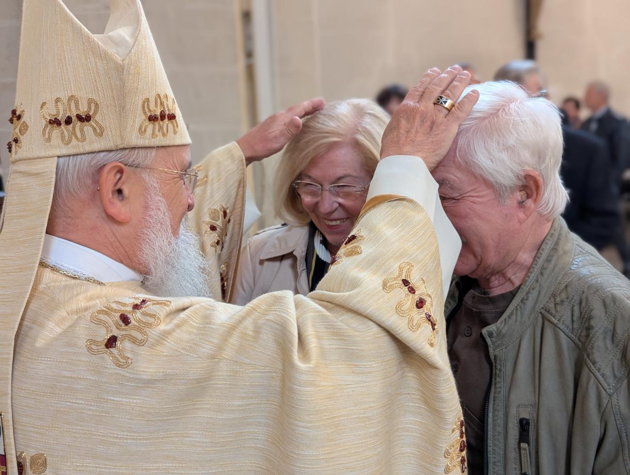Menschen im Gottesdienst