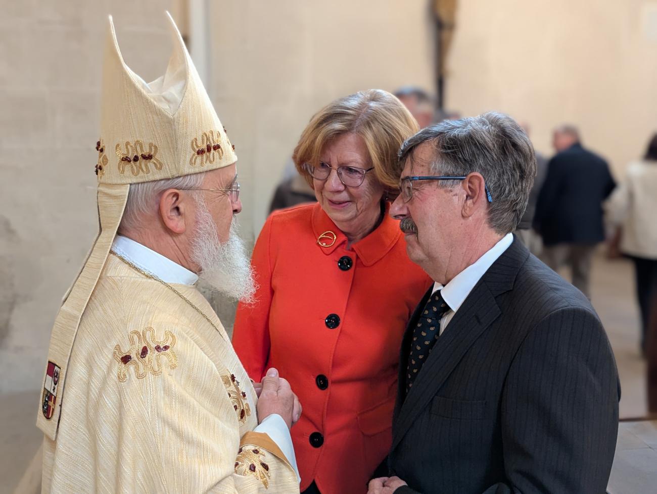 Menschen im Gottesdienst