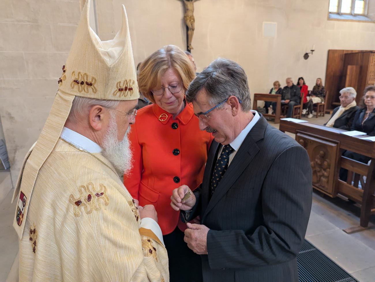 Menschen im Gottesdienst