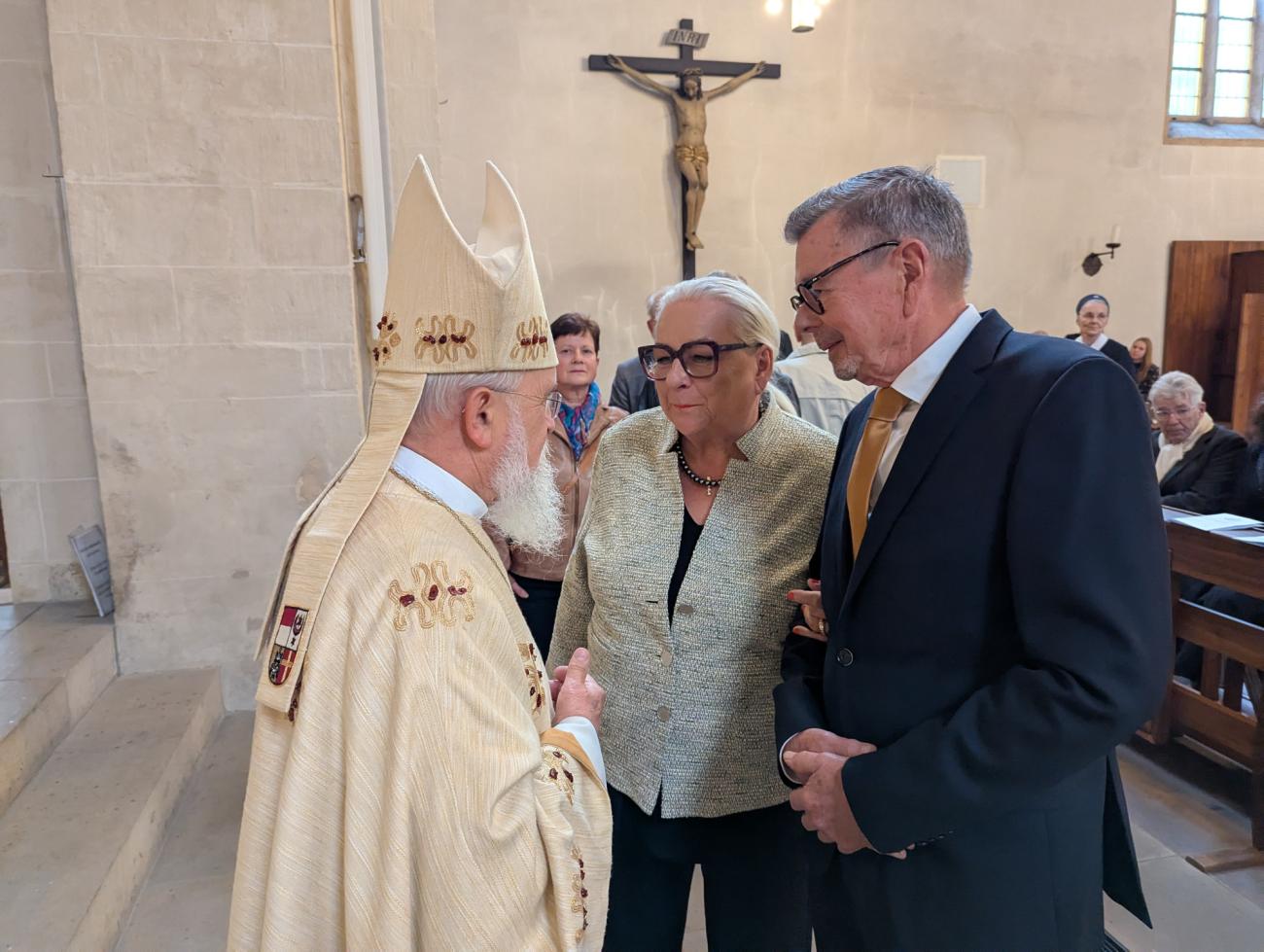Menschen im Gottesdienst