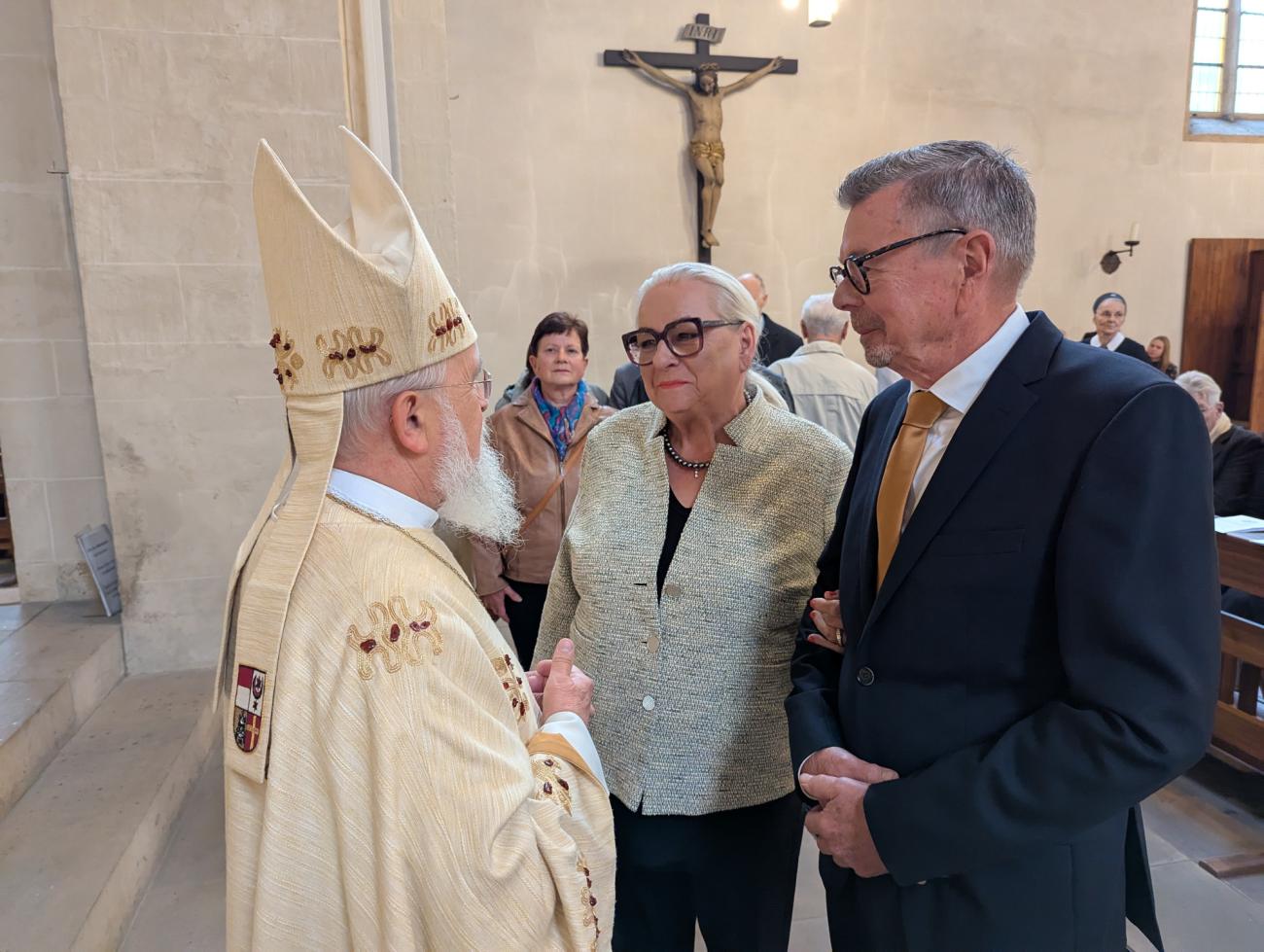 Menschen im Gottesdienst