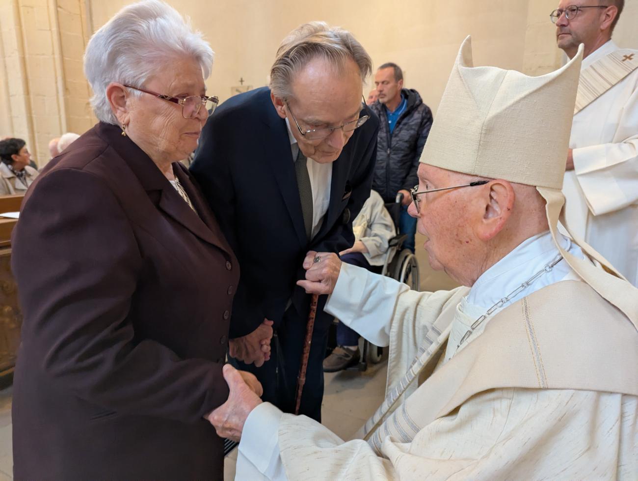 Menschen im Gottesdienst