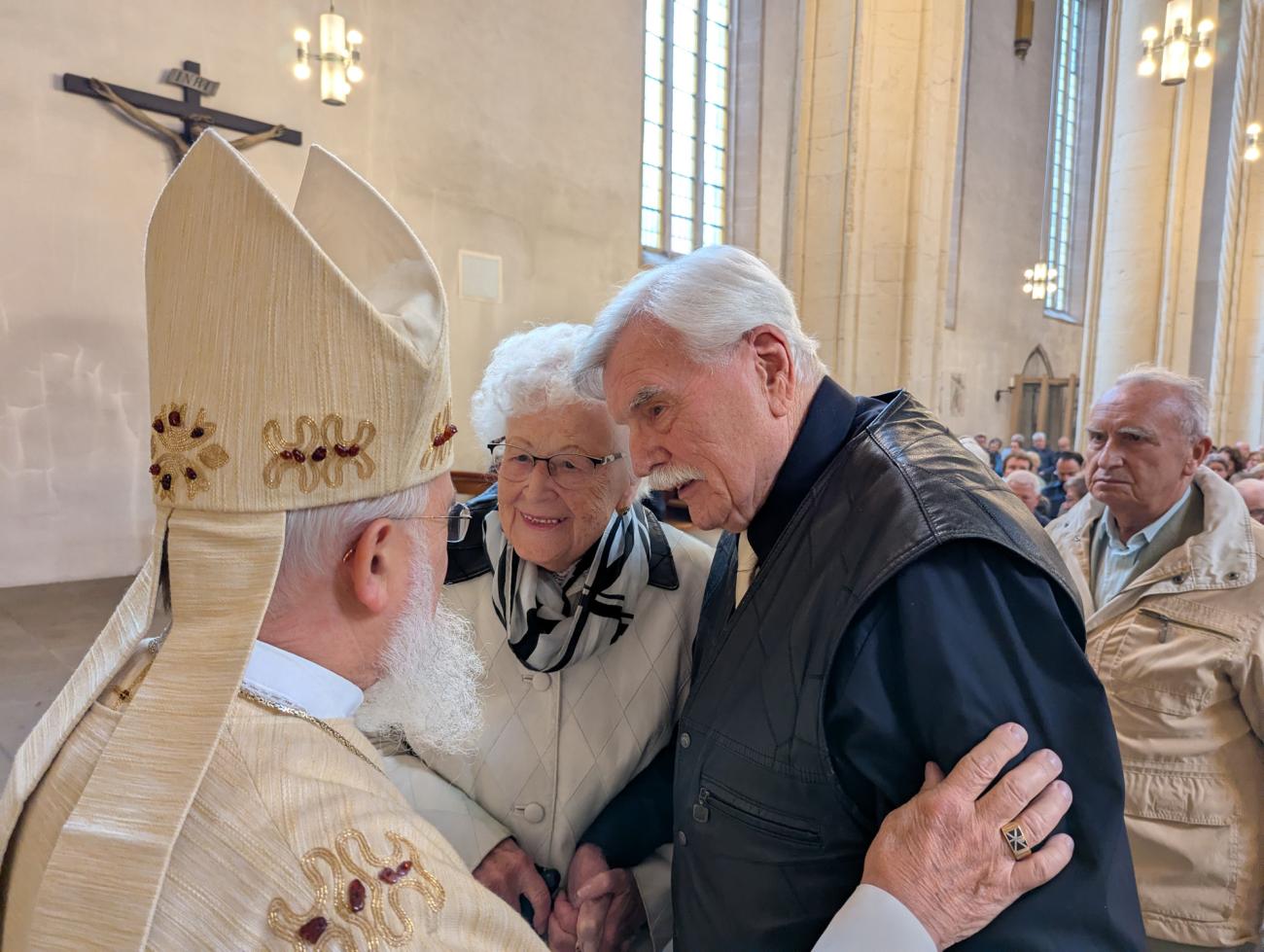Menschen im Gottesdienst