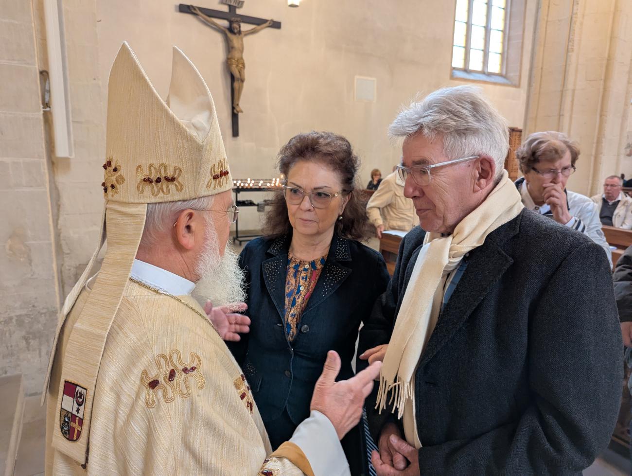Menschen im Gottesdienst
