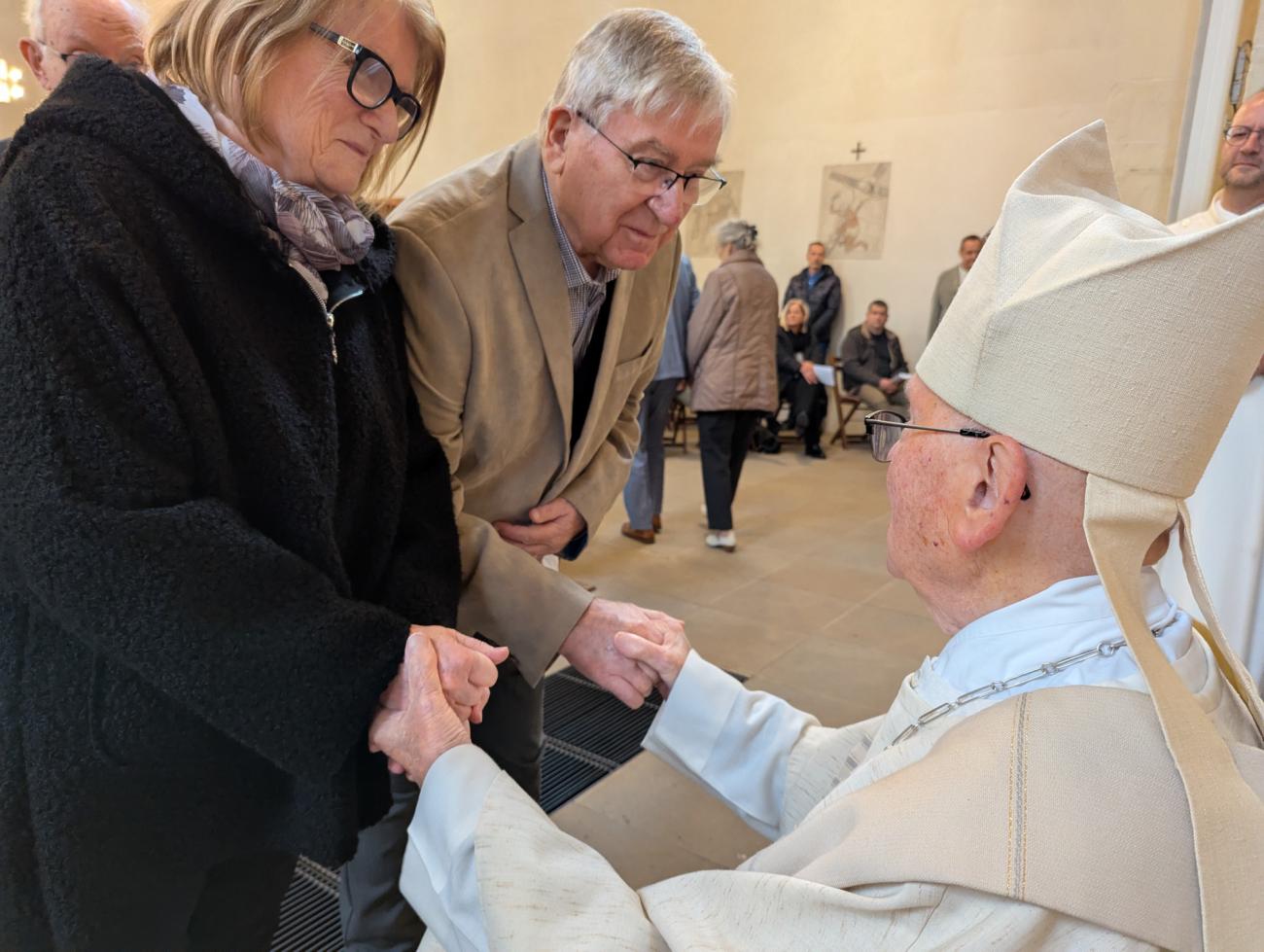 Menschen im Gottesdienst