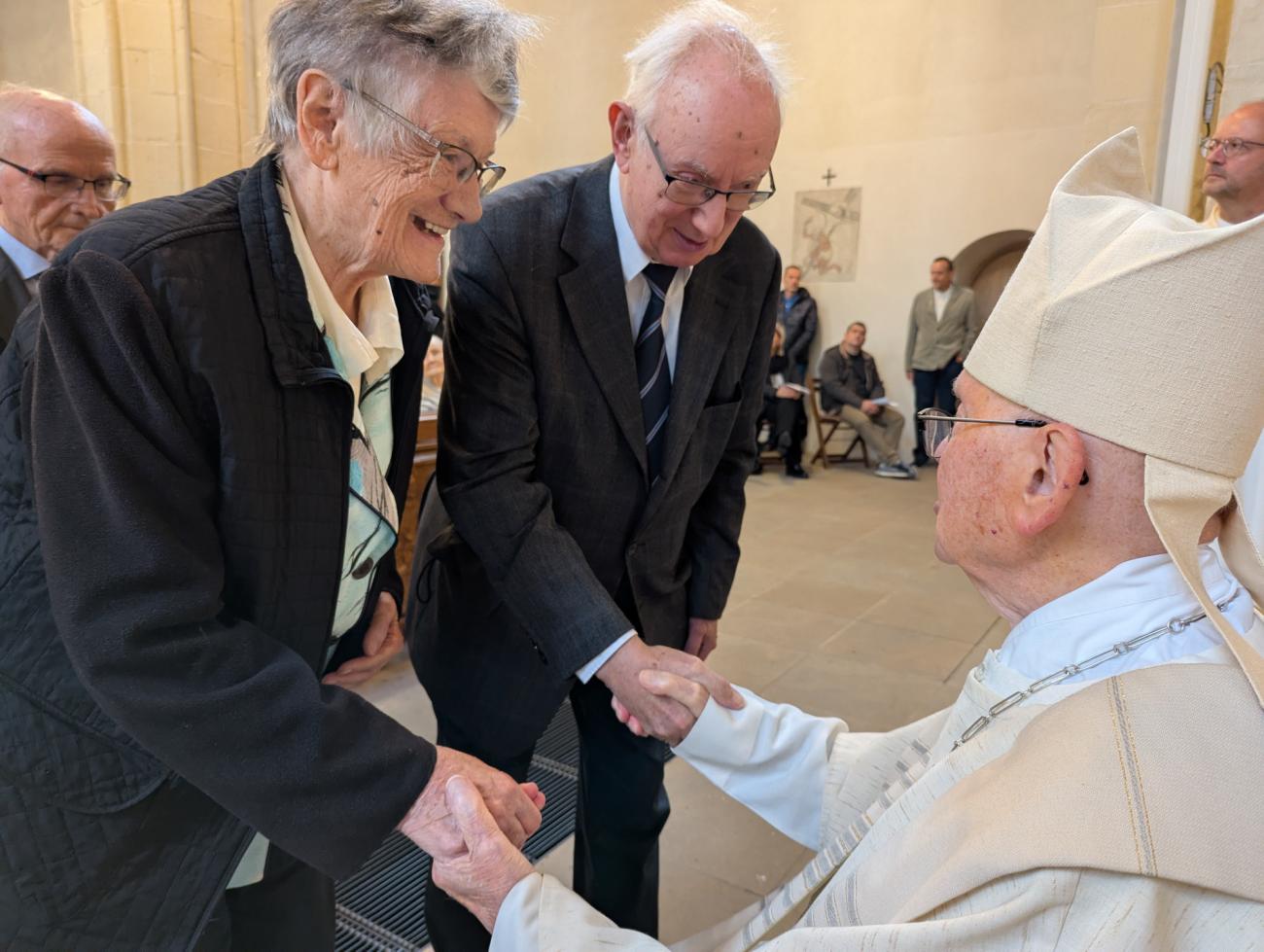 Menschen im Gottesdienst