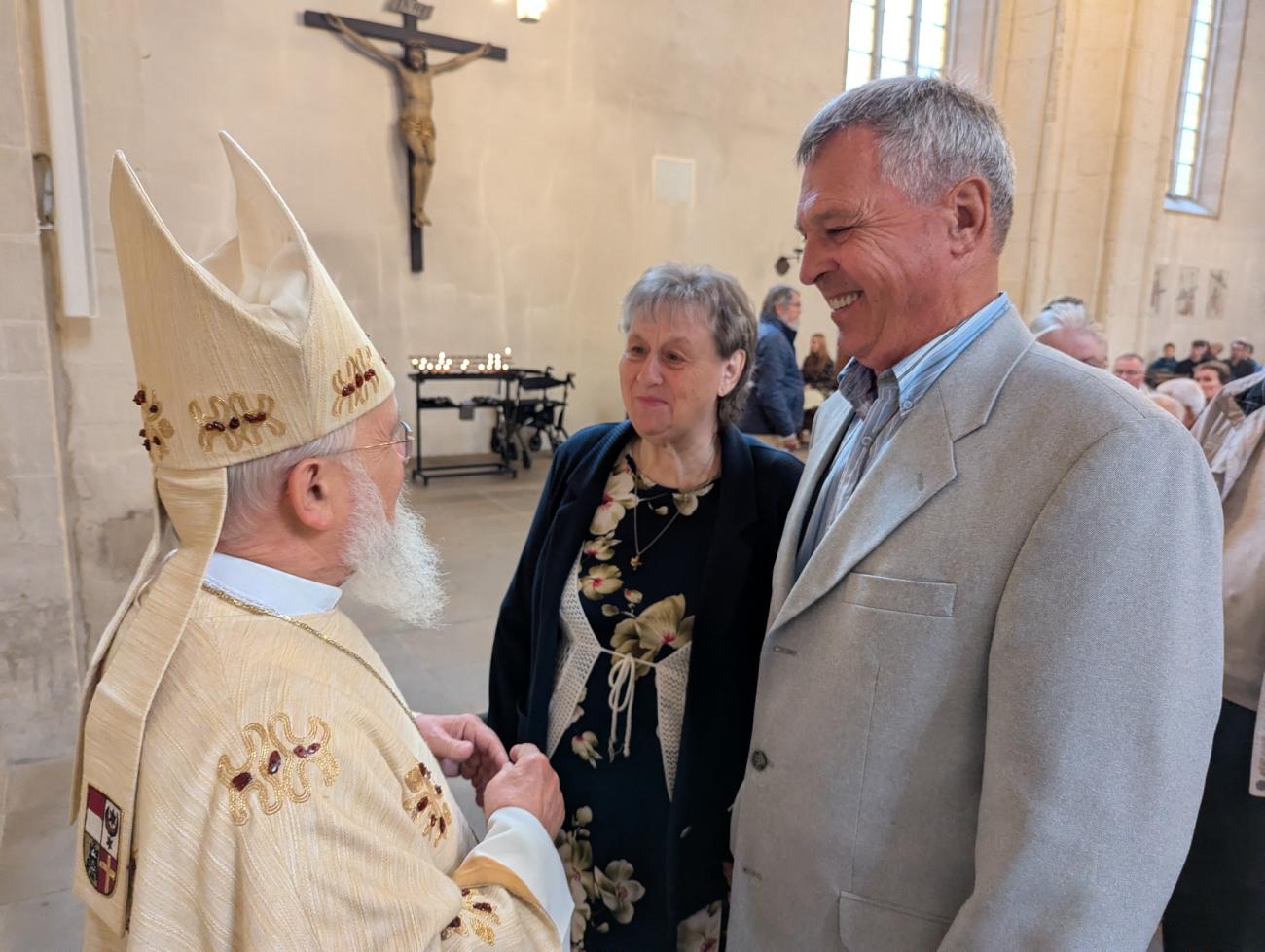 Menschen im Gottesdienst