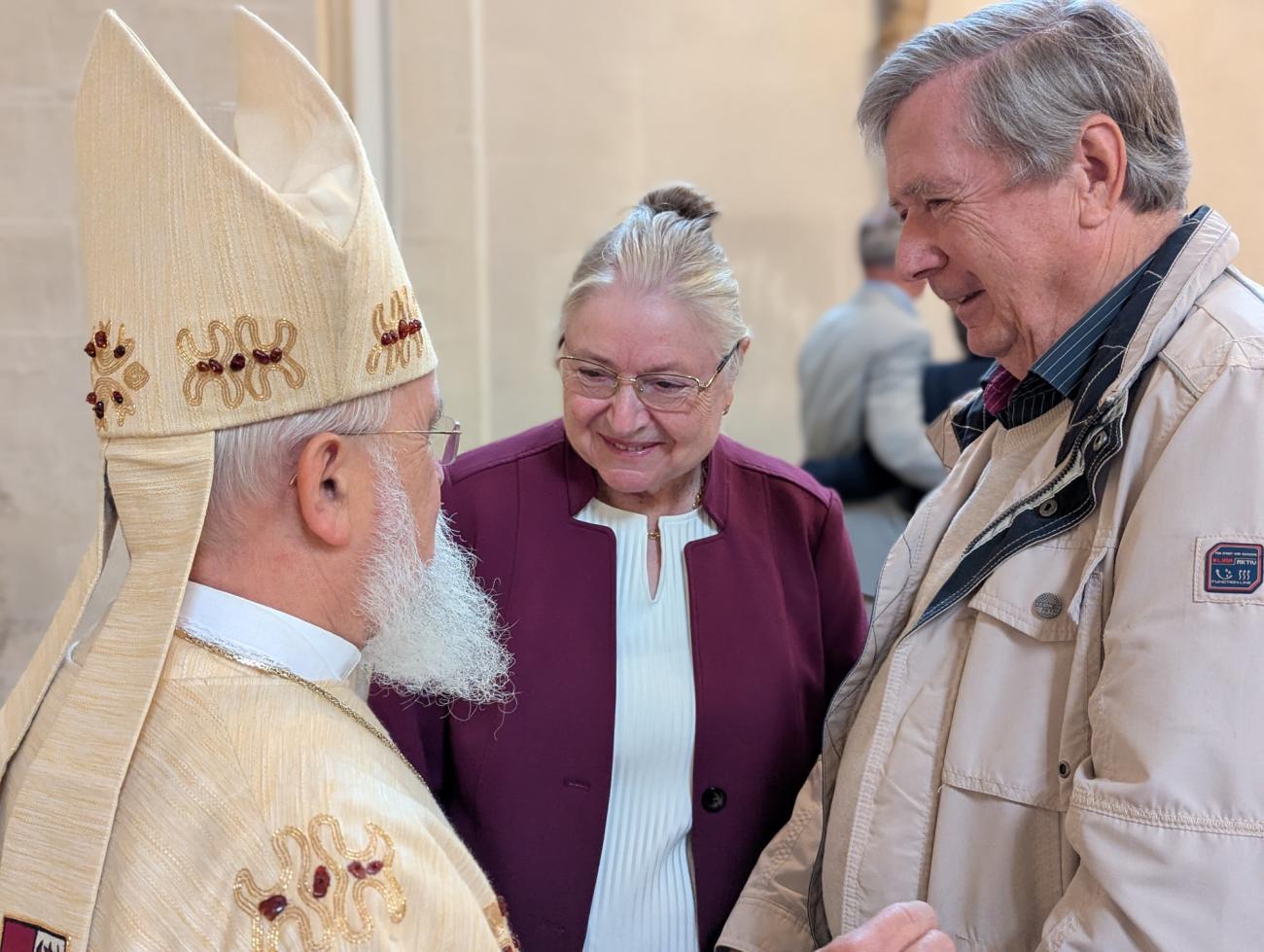 Menschen im Gottesdienst