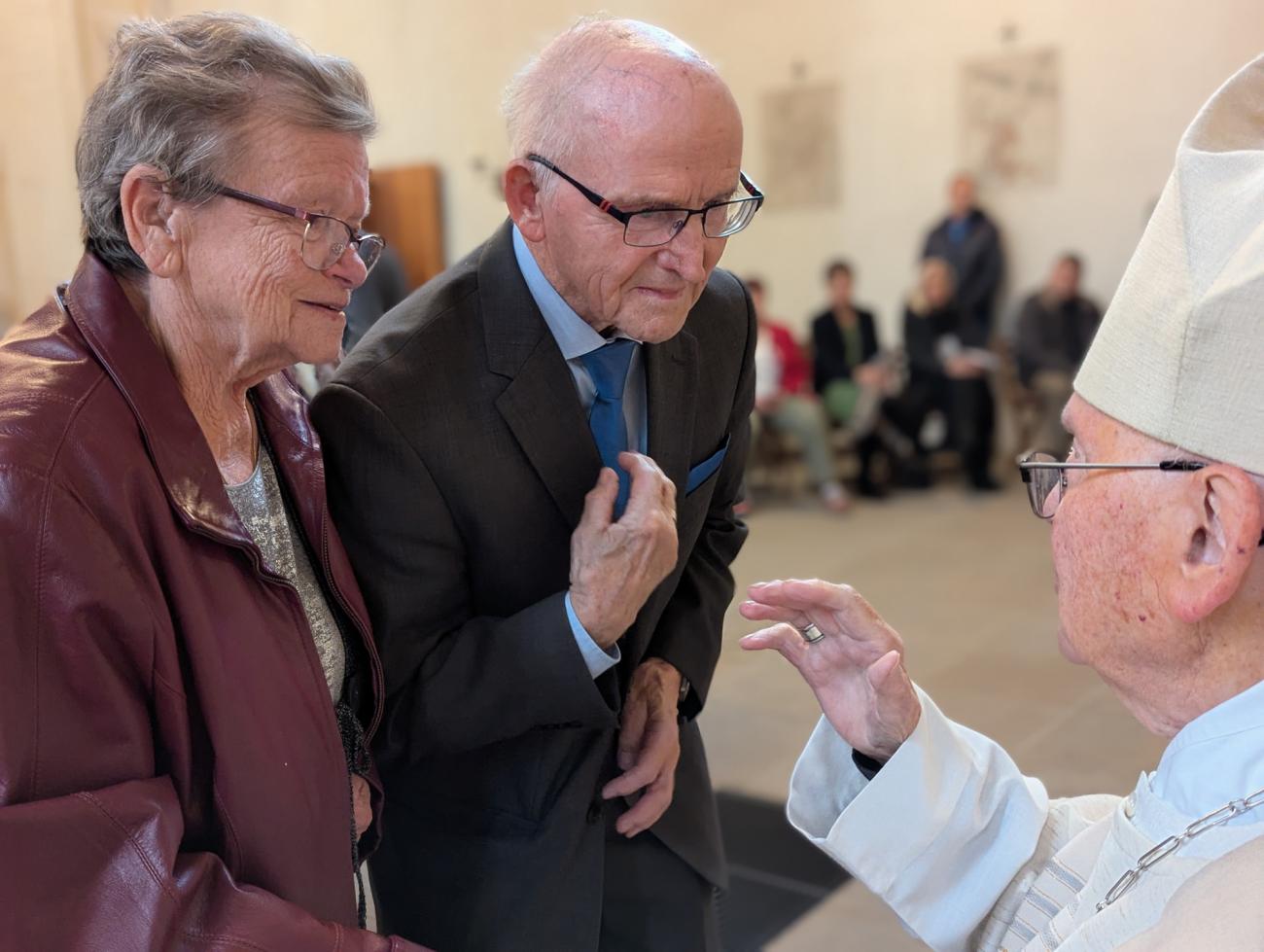 Menschen im Gottesdienst