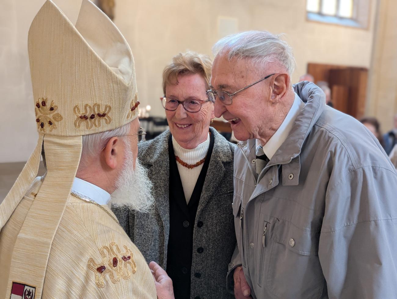 Menschen im Gottesdienst