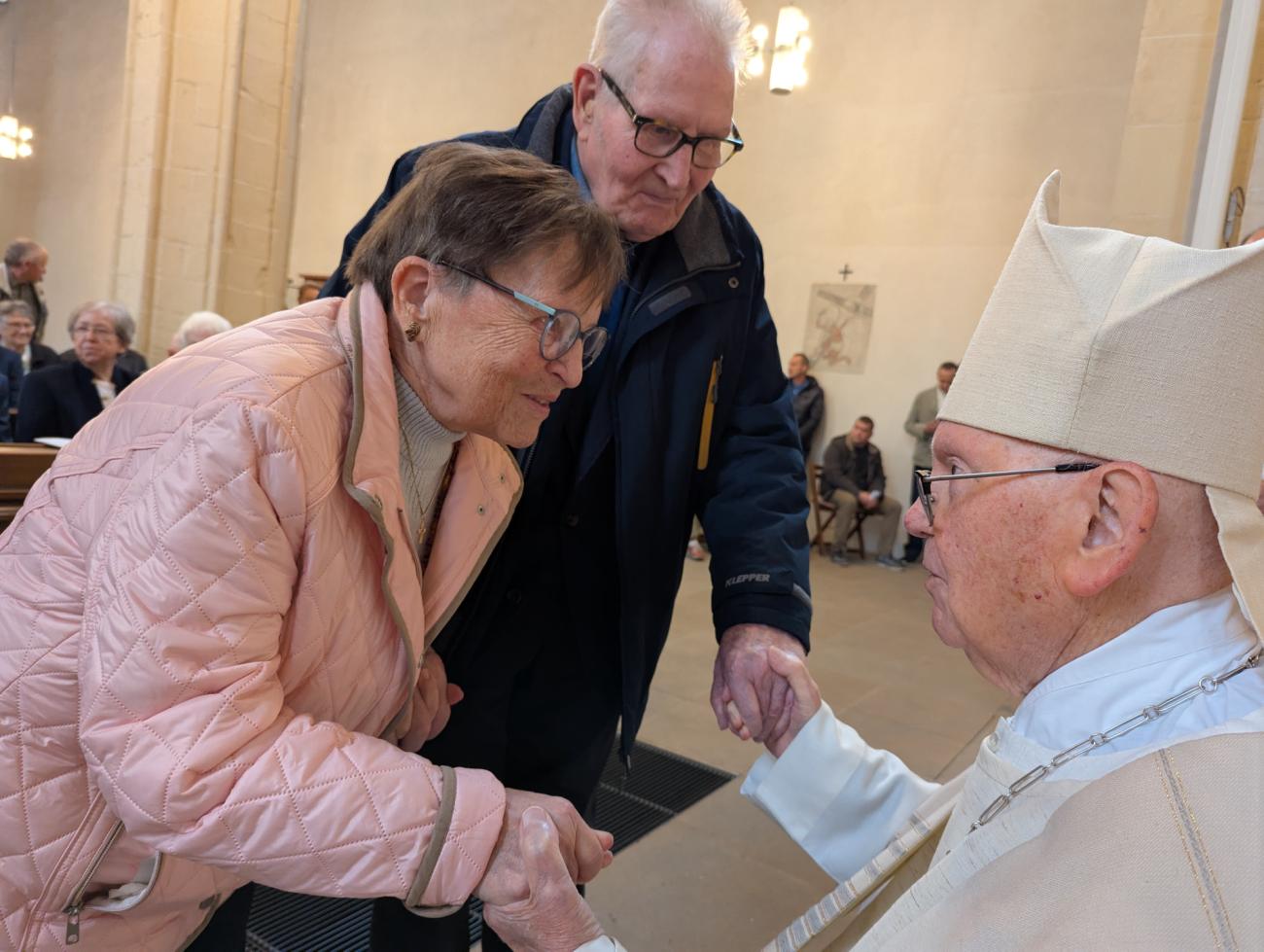 Menschen im Gottesdienst